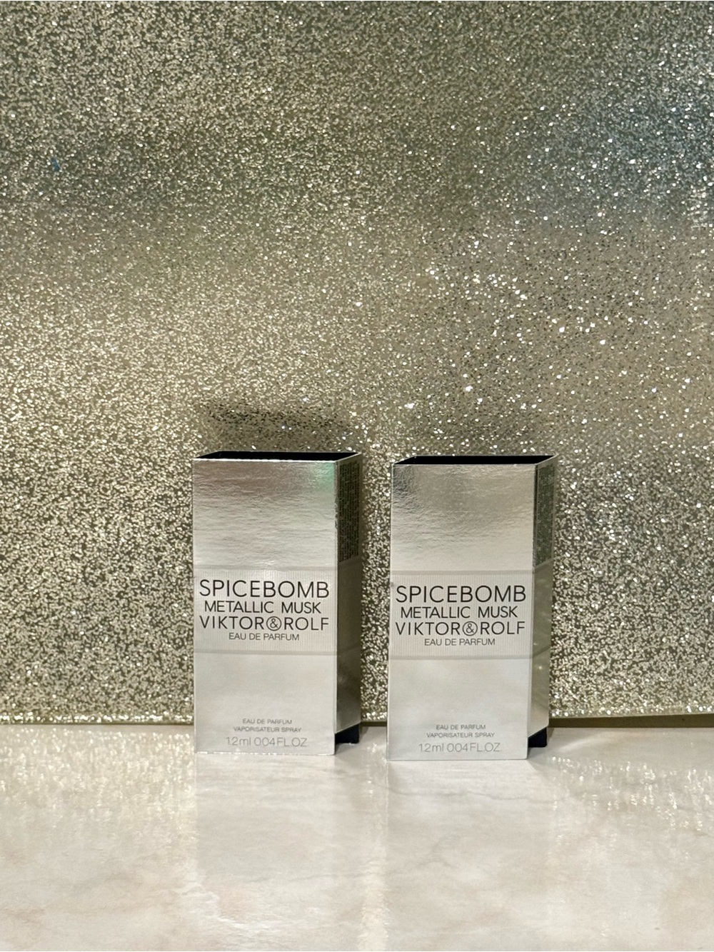 5 for $25 item 🌺 Viktor & Rolf Spicebomb Metallic Musk Samples x2